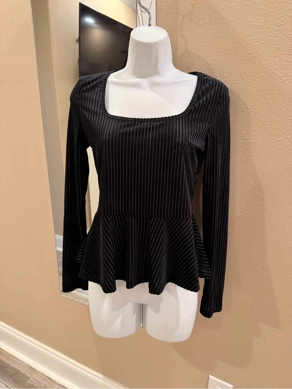Source Unknown Black Ribbed Peplum Top with Square Neckline